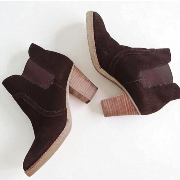 Gap Chelsea Brown Suede Booties 7 3" Wood Heel - Picture 4 of 7